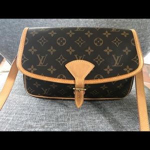 Authentic LOUIS VUITTON Sologne Shoulder Bag