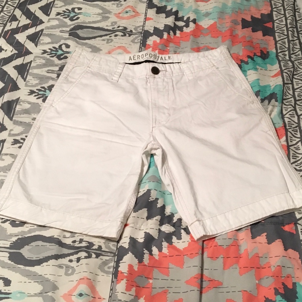 Men's white shorts size 30