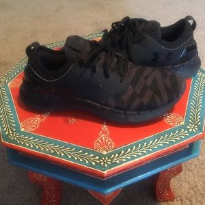 Under Armour Flow- Checkered