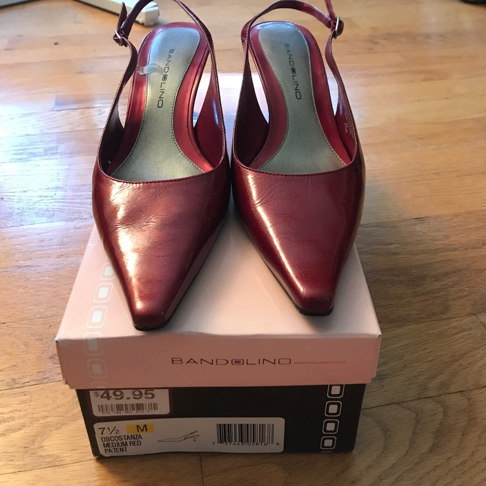 Bandolino red paten leather heels