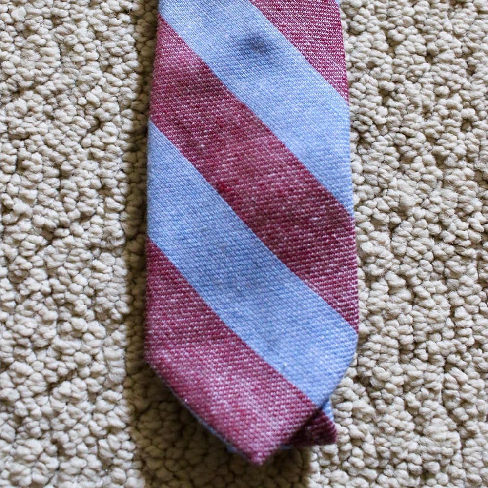 Derby style neck tie