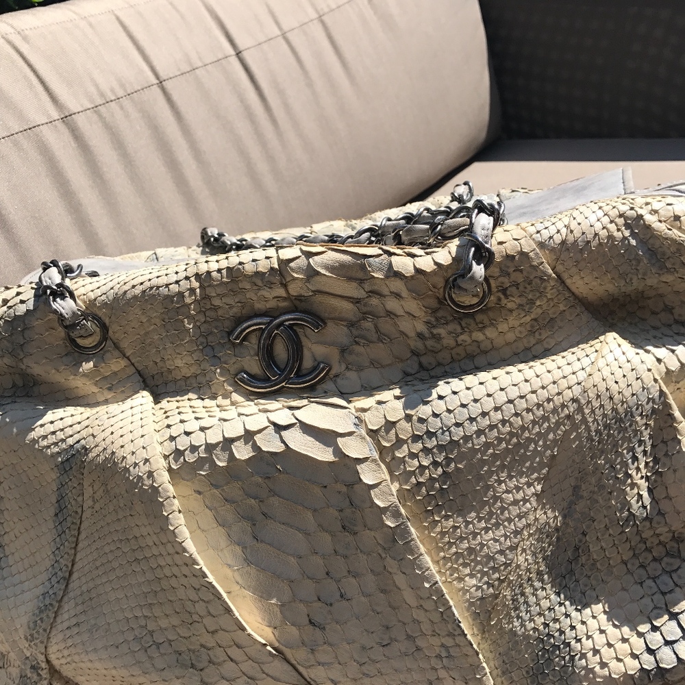 CHANEL Python Tote Jumbo Size - Picture 5 of 8