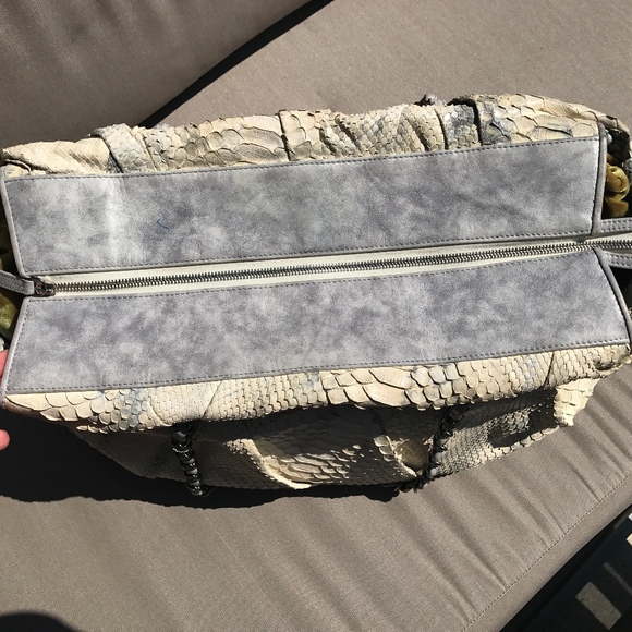 CHANEL Python Tote Jumbo Size - Picture 2 of 8