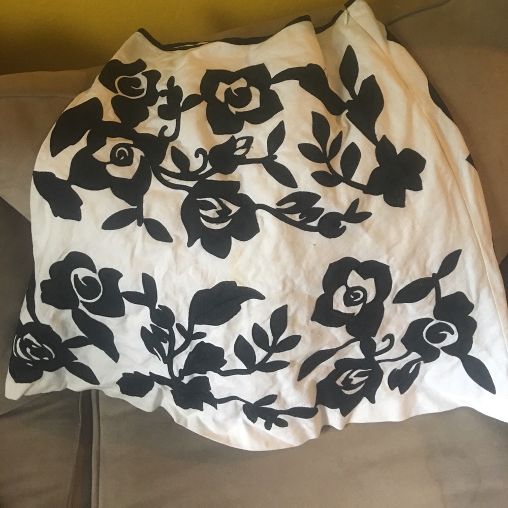 White House Black market skirt