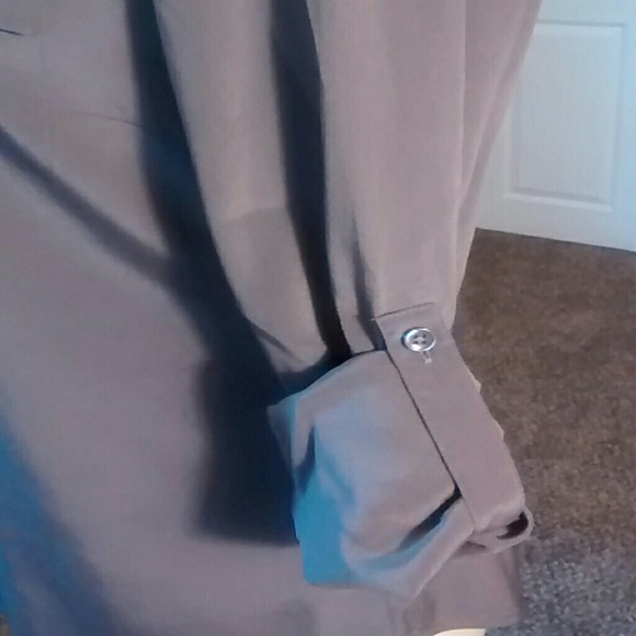 Size 6 button down silk shirt by Ann Taylor - Picture 3 of 4