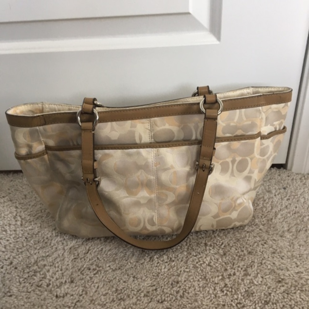 Coach Signature East West Gallery Tote - Picture 4 of 8