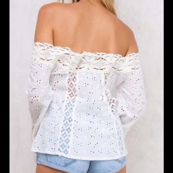 🎉HP🎉Off Shoulder Eyelet Lace Bell Sleeve 1617 - Picture 5 of 8