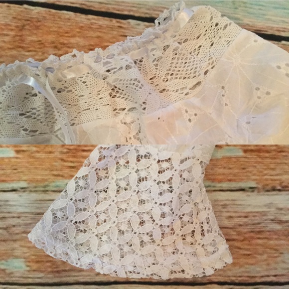 🎉HP🎉Off Shoulder Eyelet Lace Bell Sleeve 1617 - Picture 8 of 8