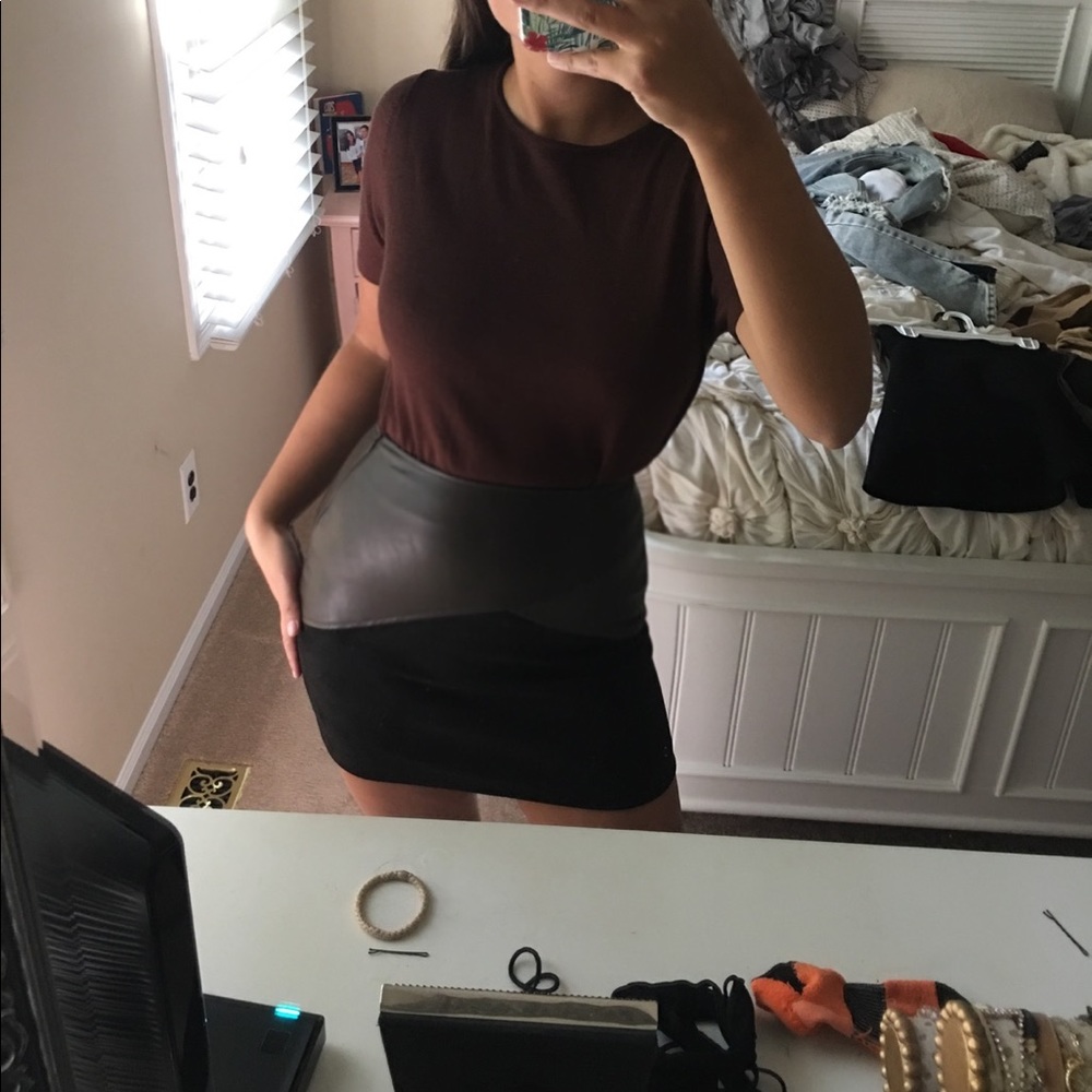 Brown short sleeve sweater top