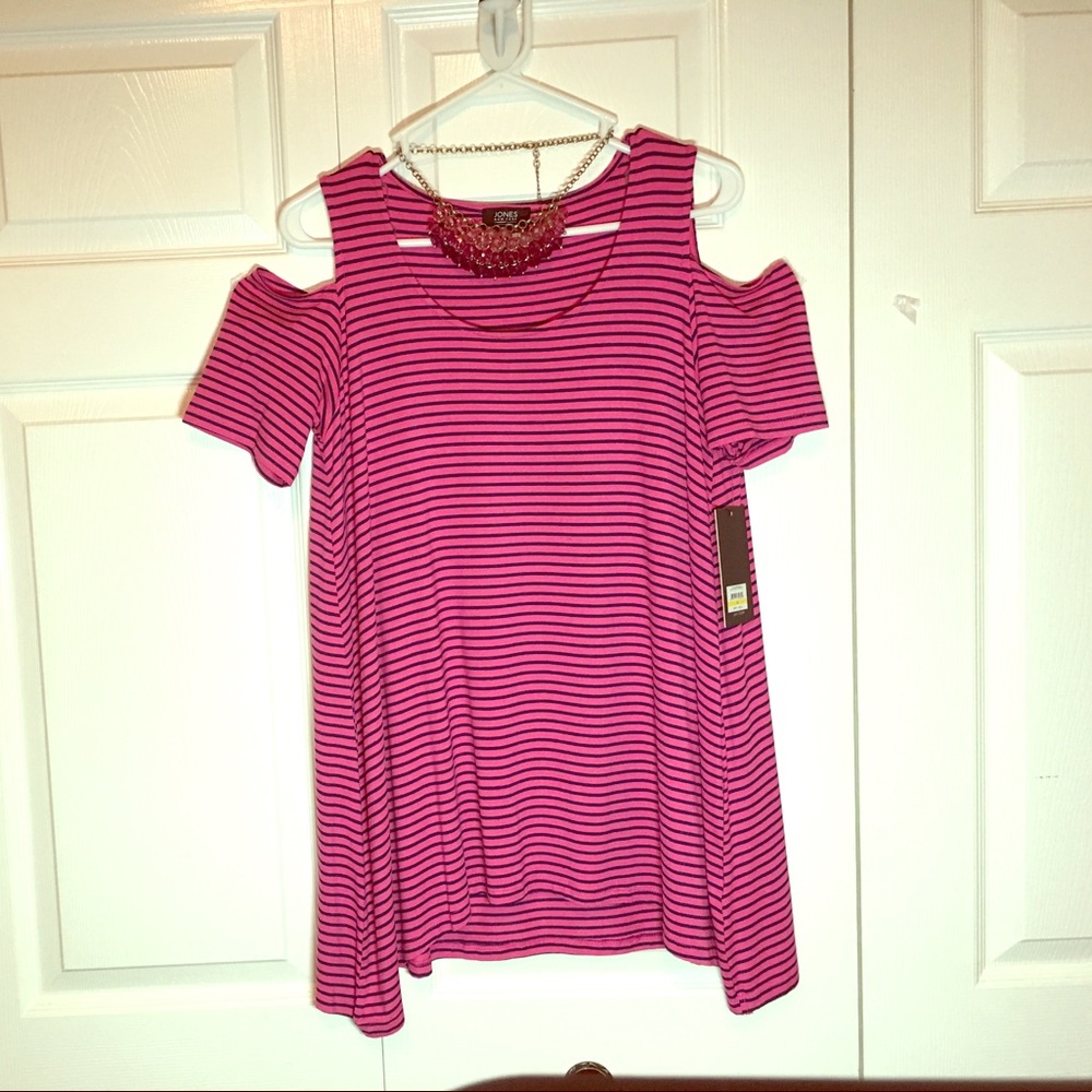 NEW!! Jones New York split shoulder top