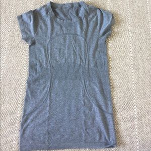 Gray Lulu Lemon t shirt perfect unworn condition