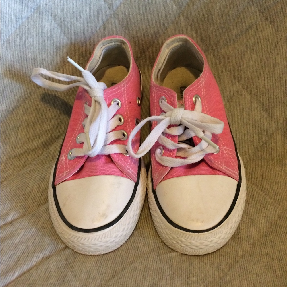 Pink kids converse All-Stars size 3
