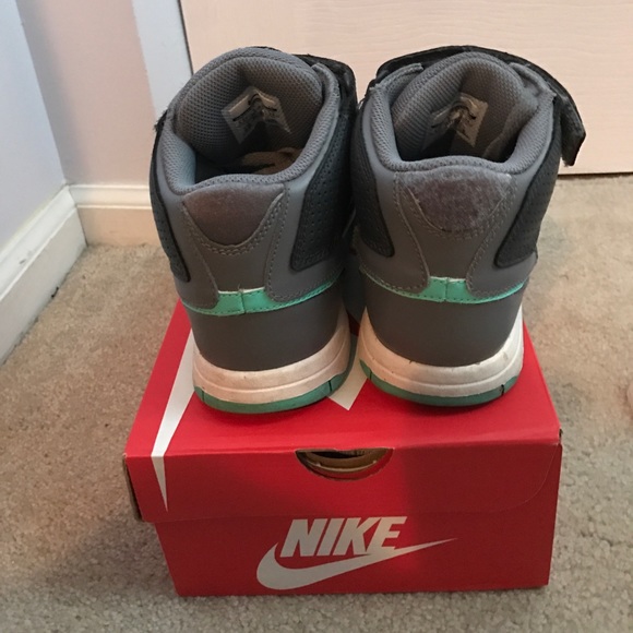 🎉 Nike Sneakers SALE 🎉 - Picture 3 of 3