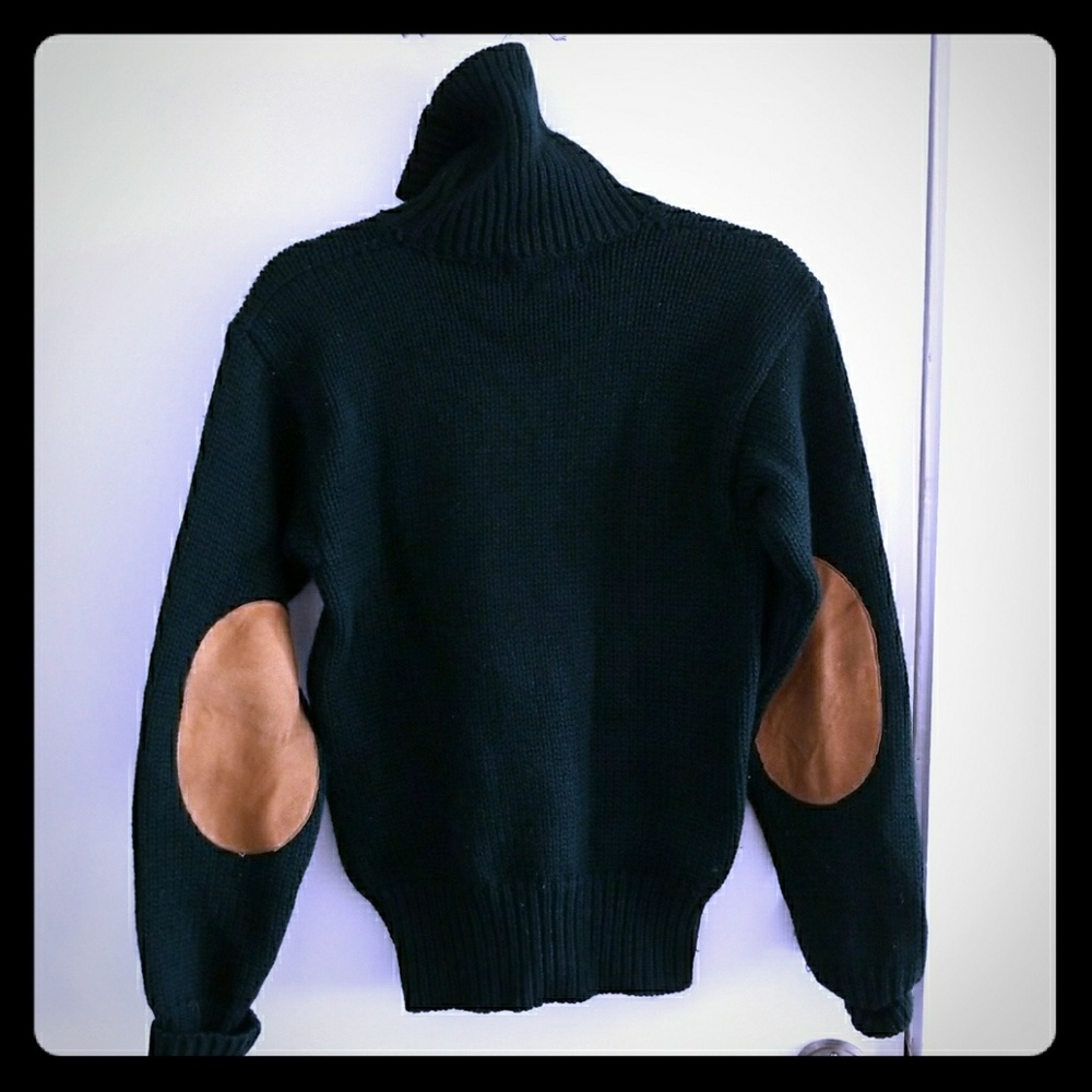 Green classic turtle neck sweater