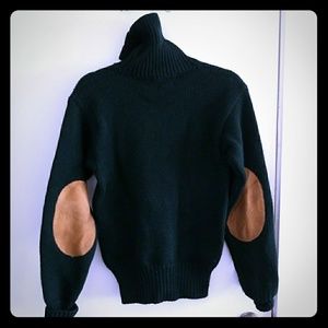 Green classic turtle neck sweater