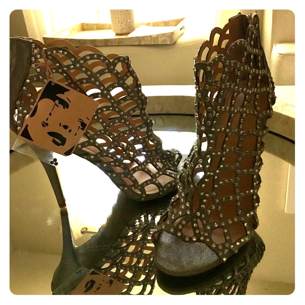 Sexy brand new rhinestone shoes