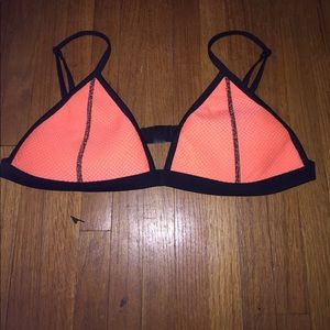 Triangl bikini top