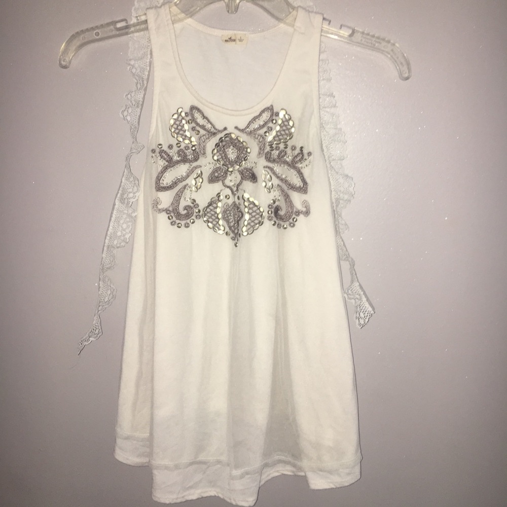 Embroidered top ✨