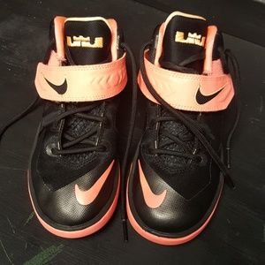 Nike LeBron Soldier 8 Basketball Shoes