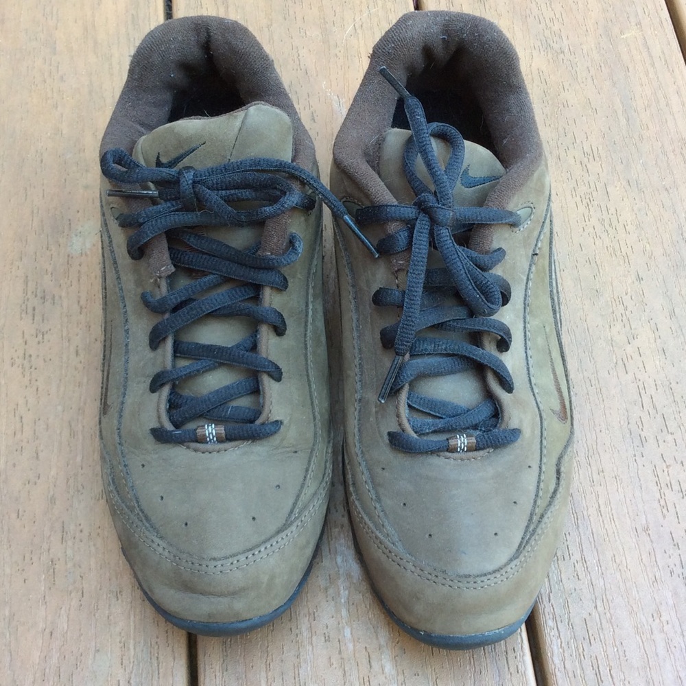 Nike Air tennis shoes