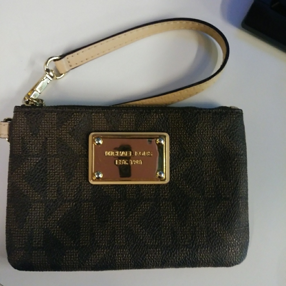 Wristlet
