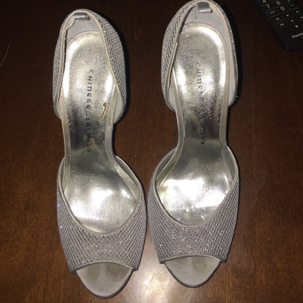 Chinese laundry silver shiny heels! 7.5
