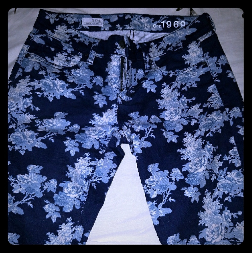 Women's floral print ankle jeans