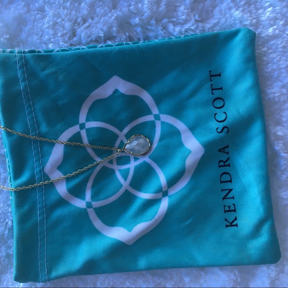 Kendra Scott necklace