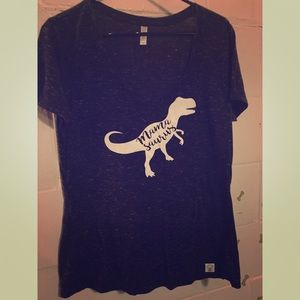 Mamasaurus v neck tee