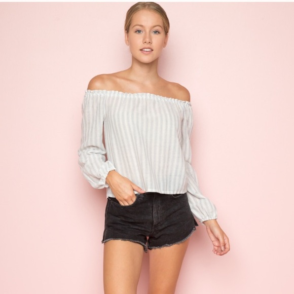 Brandy Melville Maura Top - Picture 2 of 5