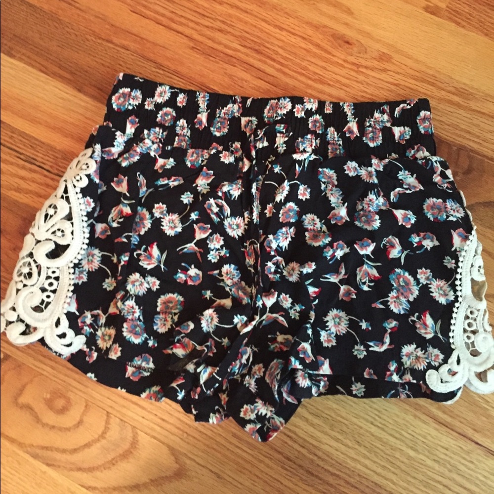 Patterned shorts