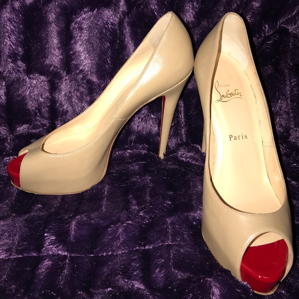 Christian Louboutin Peep-Toe Pumps