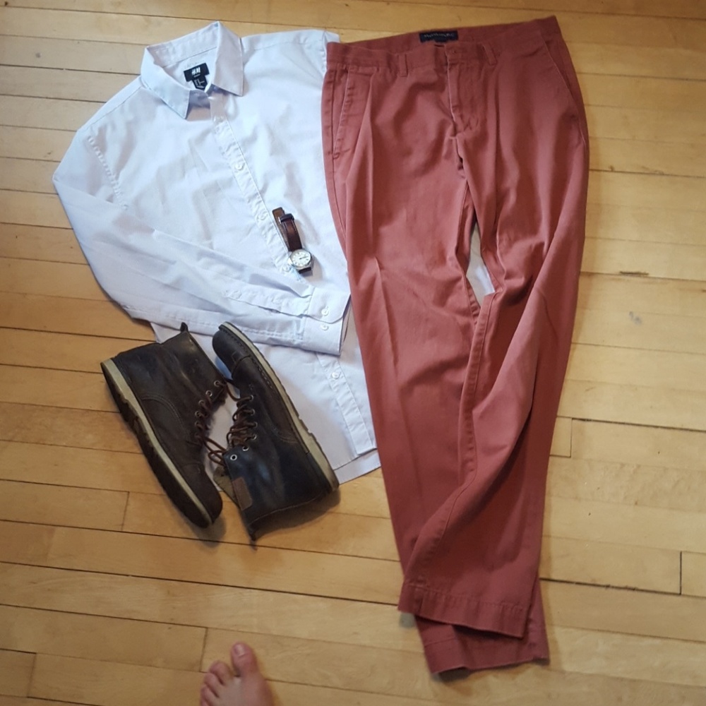Banana republic pants. Color is a “rust” red.