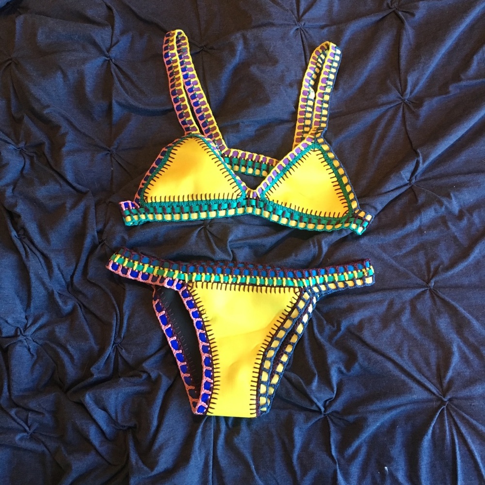 Cute yellow knit bikini ✨