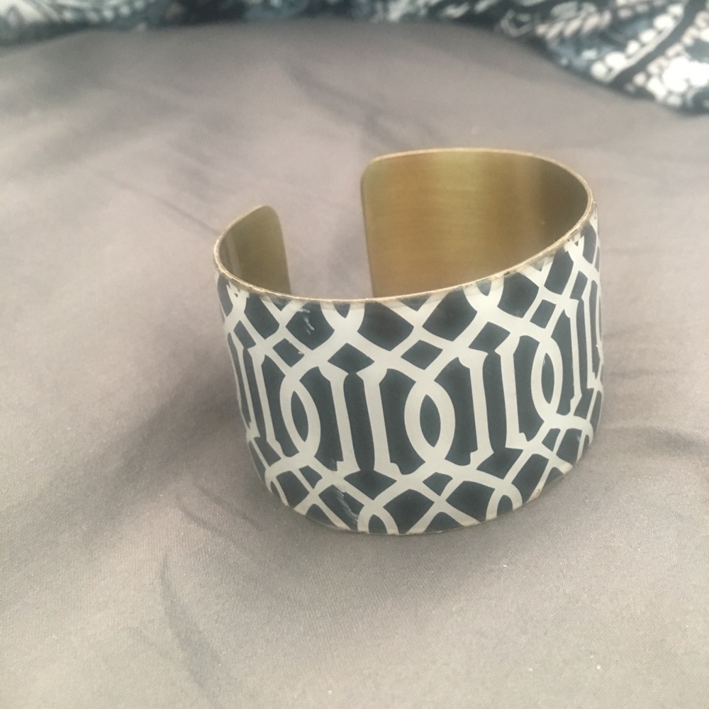 Black pattern cuff - Picture 1 of 2