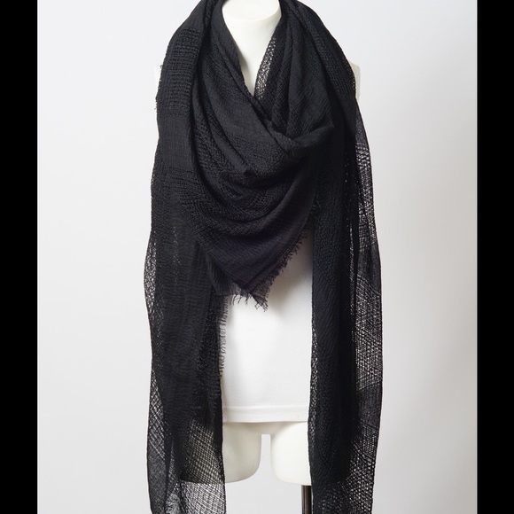 New❣️Black Frayed Edge Scarf - Picture 3 of 3