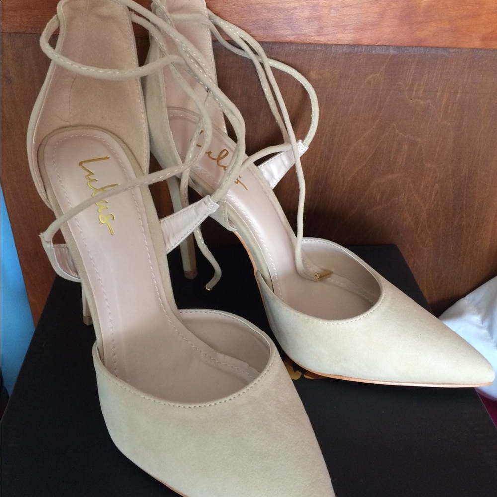 New Lulu's Size 8 Tan Heels
