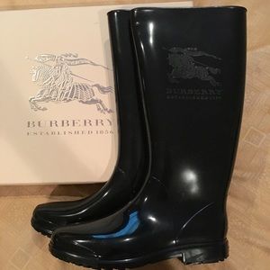 Brand New Burberry Rain Boot US size 6 ½ (EUR 37)