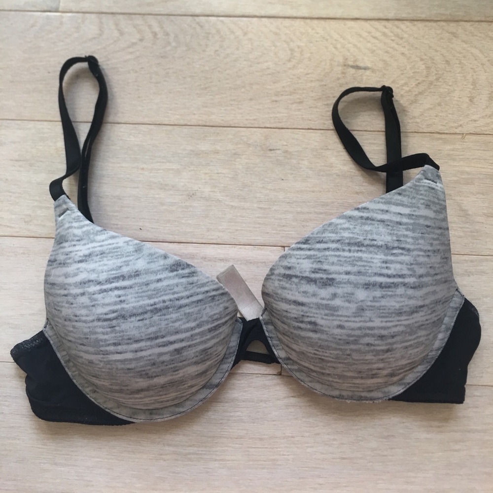 Grey VS Pink tshirt bra push up