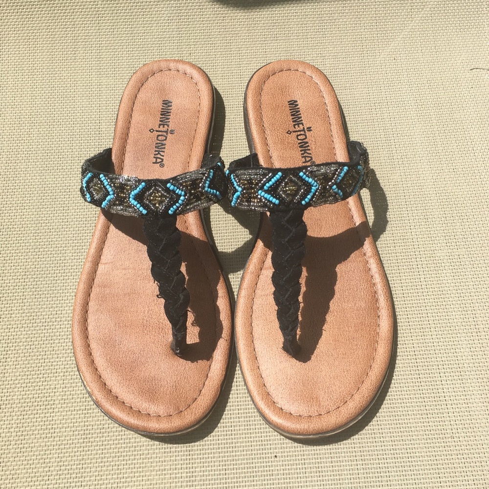 ✨SALE✨Minnetonka Leather Beaded Sandals