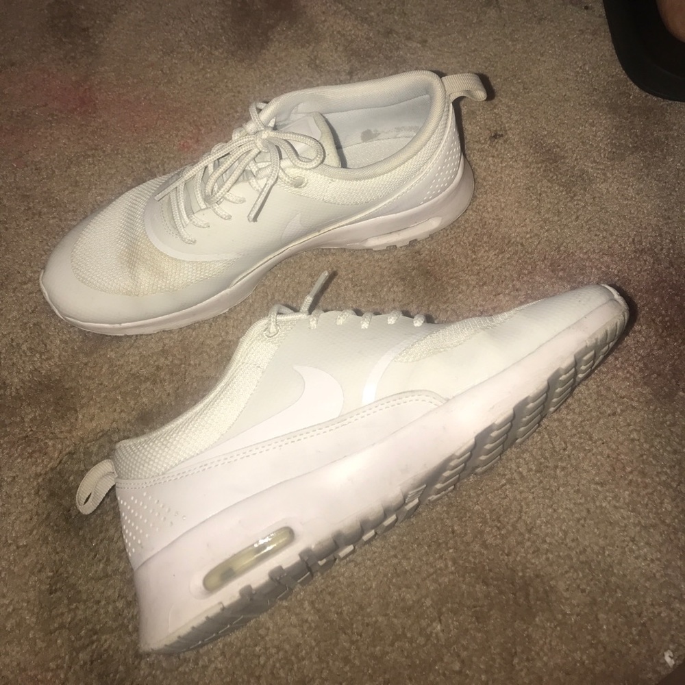 White nike sneakers.