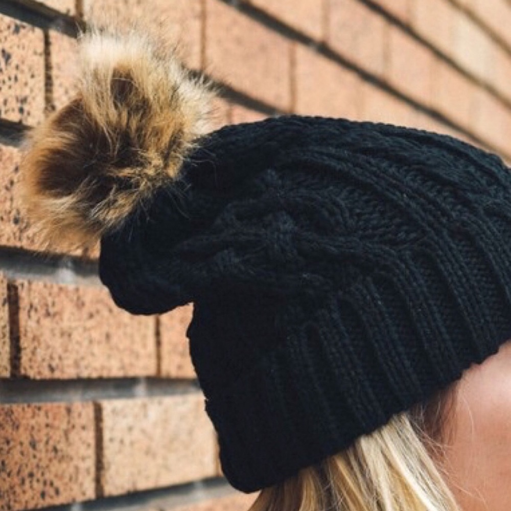 New❣️Black Cable Knit Beanie with Pom-Pom - Picture 2 of 2
