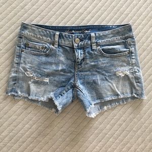 American Eagle: cut-off jean shorts
