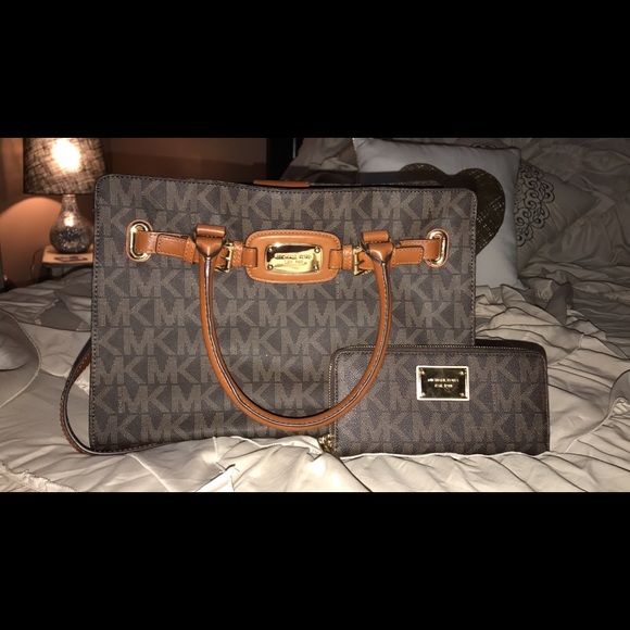 KORS Michael Kors Handbags - Micheal Kors wallet and purse!