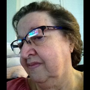 Meet your Posher, Dena