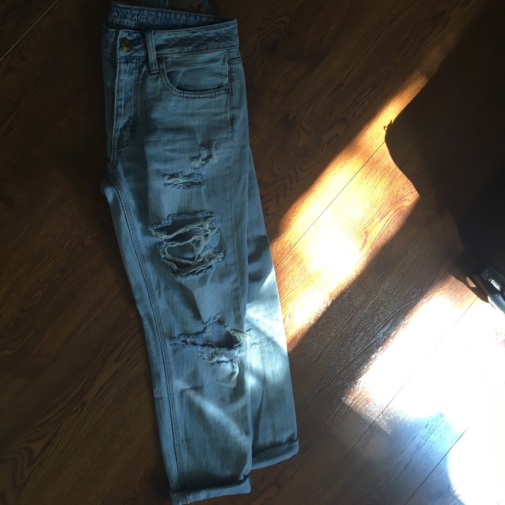 American Eagle tomgirl jeans