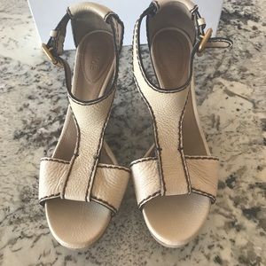 Chloe cream color platform Shoes.
