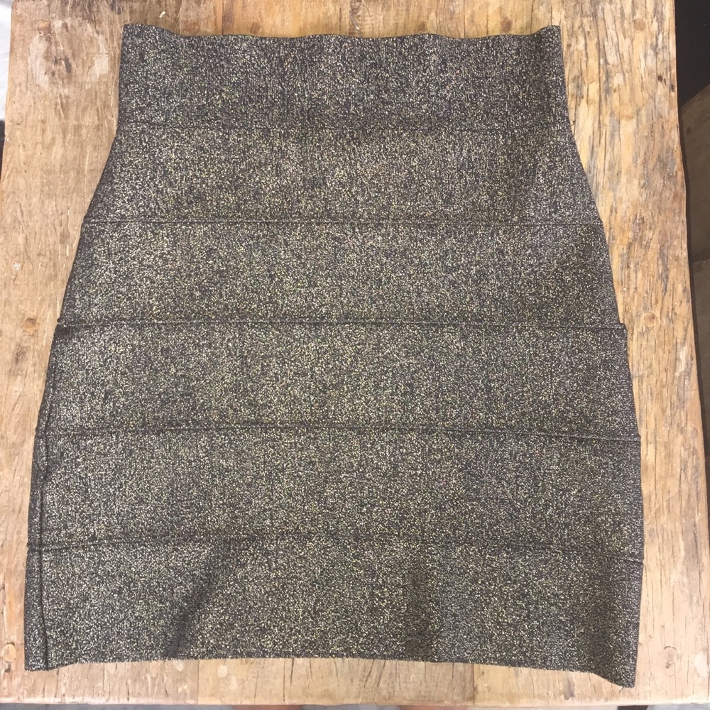 BCBGMAXAZRIA "Simone" Textured Powerskirt