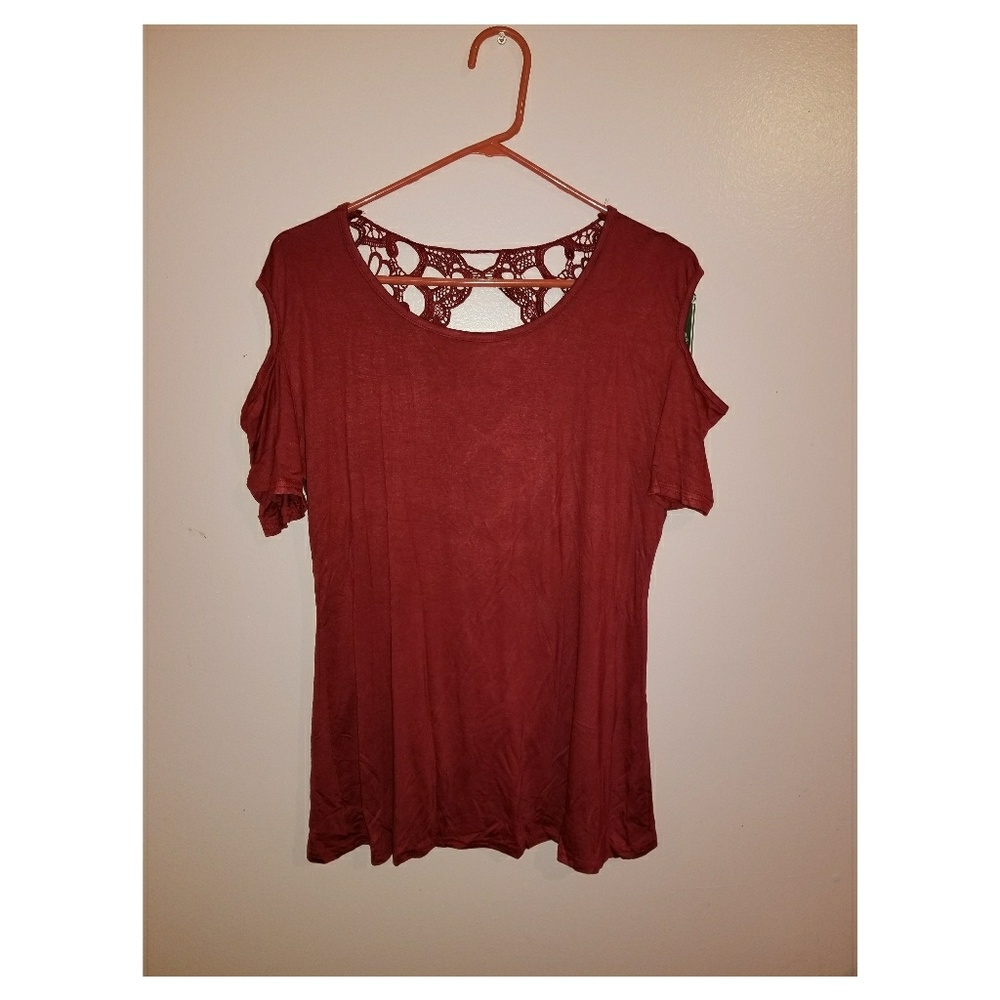 💥 Gorgeous Burgundy Top