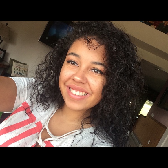 Meet your Posher, Amaya - Picture 1 of 1